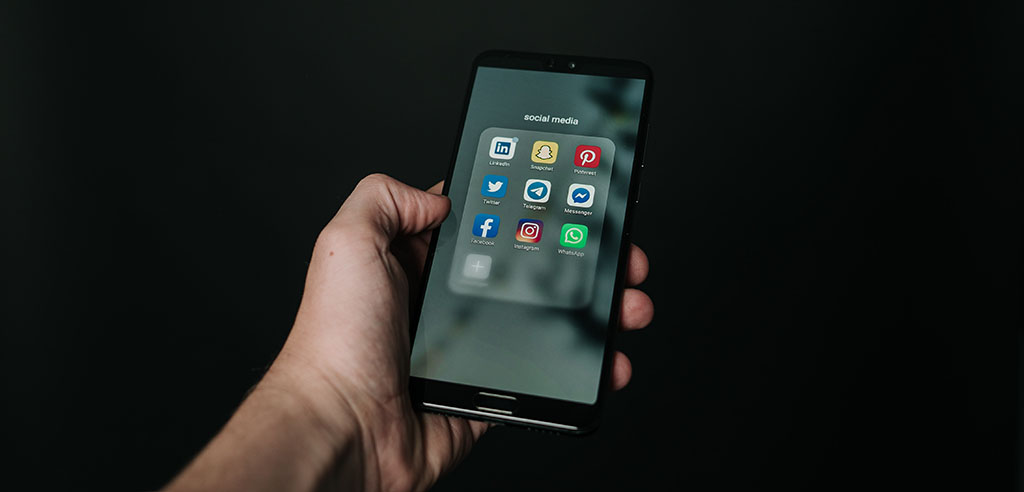 Be a social media manager