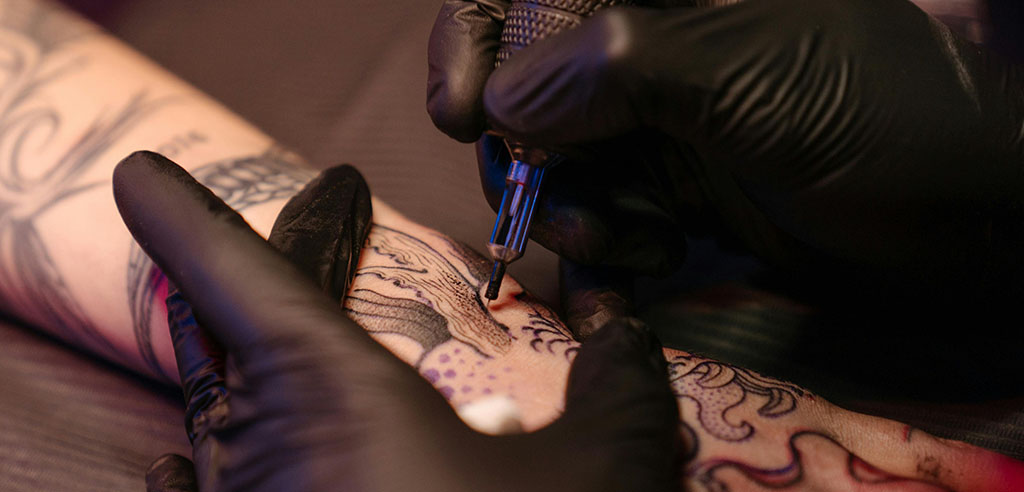 Become a tattoo artist