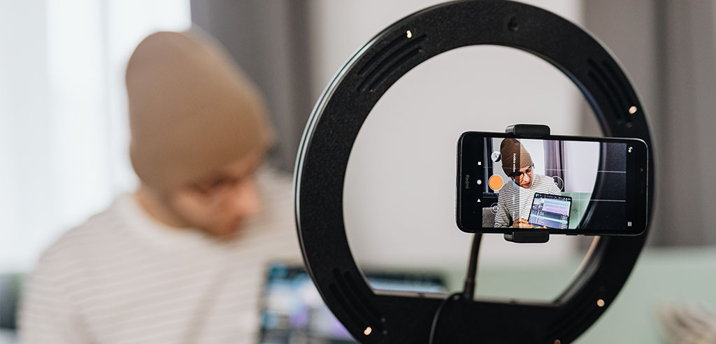 Blogging or vlogging about engineering