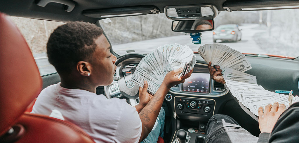 How much does a driving instructor make?