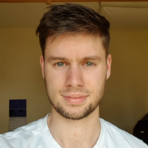 Ryan Wolf's headshot.
