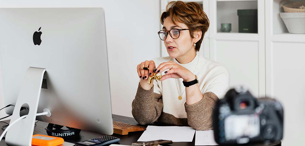 Selling accounting e-books or online courses