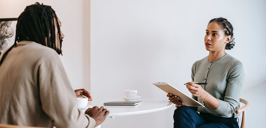 The duties and responsibilities of a career coach
