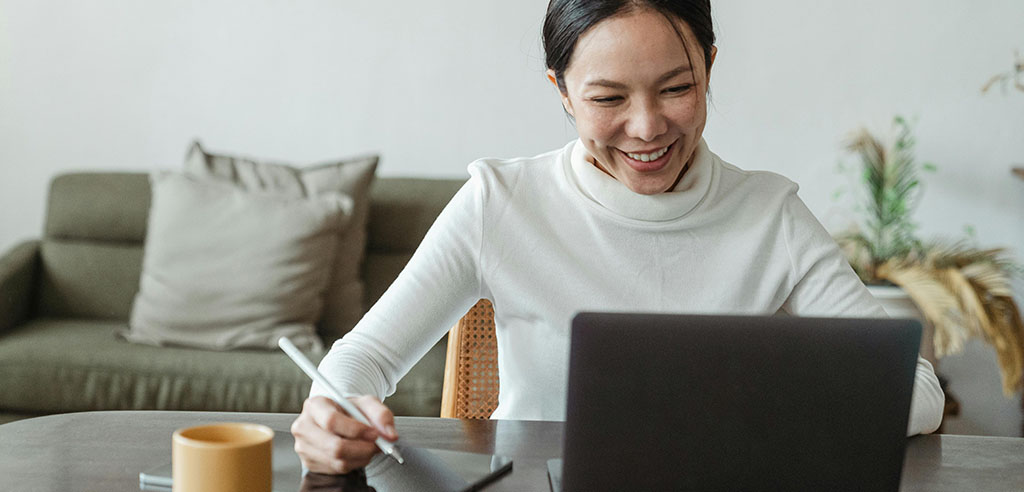 What factors affect your pay as a virtual assistant