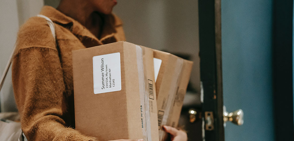 deliver packages as a side hustle