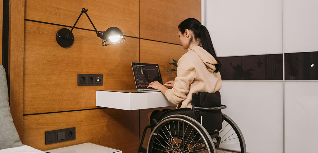 disabled computer programmer